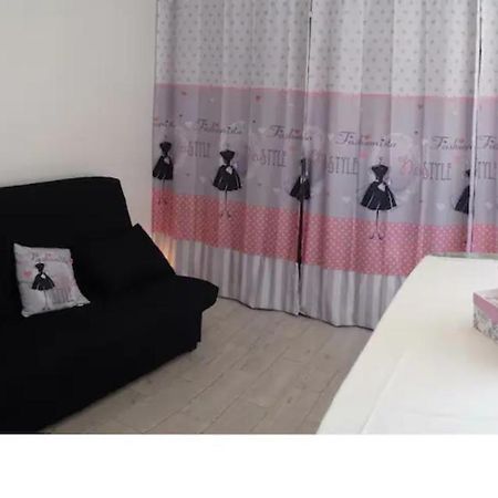 Chambre Ol Stadium Décines-Charpieu Zewnętrze zdjęcie