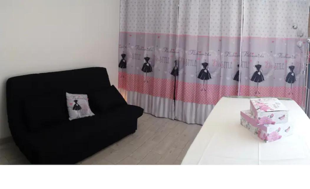 Chambre Ol Stadium Décines-Charpieu Zewnętrze zdjęcie
